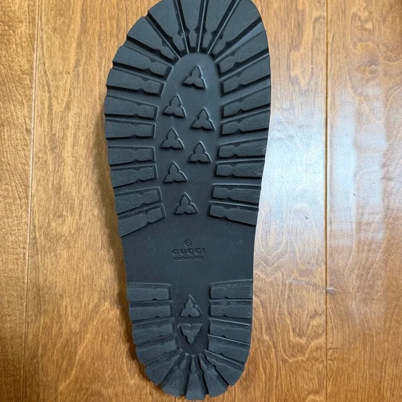 Gucci Black Sandals with Green and Red Stripes and dust bags (gently worn) - Picture 2 of 4